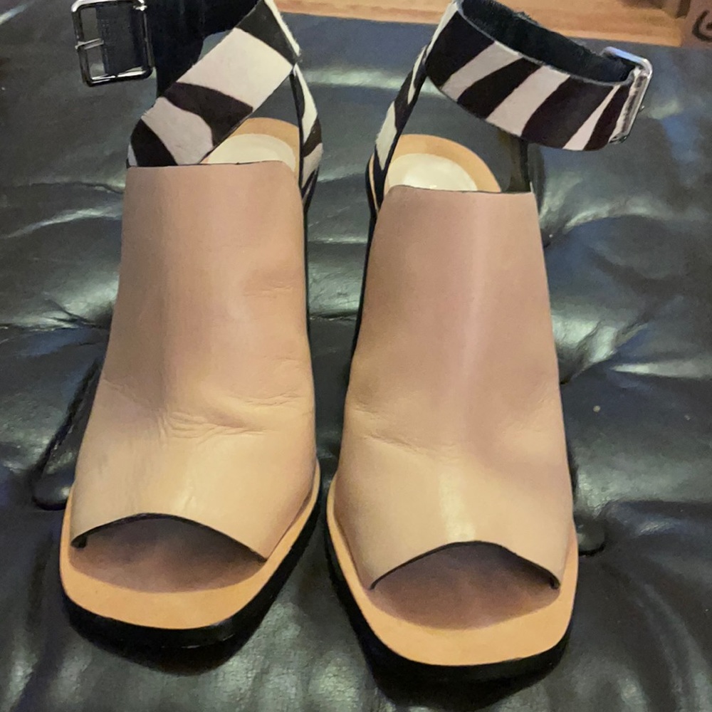 Tan Sandal Shoe with Animal print size 9